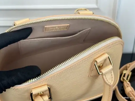 VUITTON BB-23.5*17.5*11.5cm LOUIS ALMA 0604
